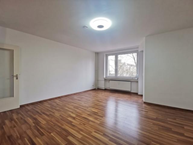 Helle 1 Zimmer Wohnung mit Loggia, Einbauküche und Tageslichtbad in Bonn Duisdorf