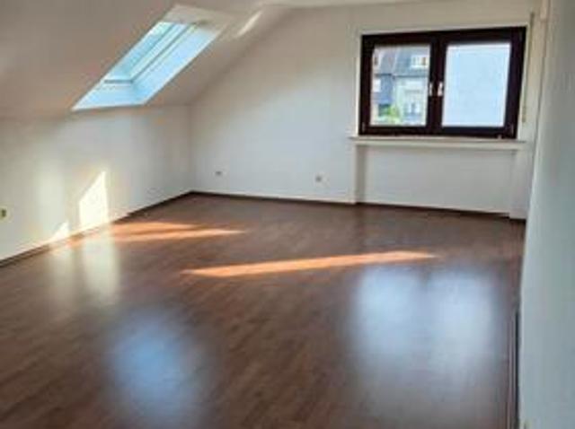 Helle 1 Zimmer Wohnung im Dachgeschoss | 46 m² | separate Küche