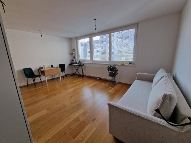Helle 1 Zimmer Neubauwohnung mit Einbauküche