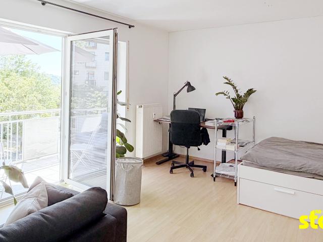 HELLE 1 ZIMMERWOHNUNG MIT EINBAUKÜCHE UND BALKON!