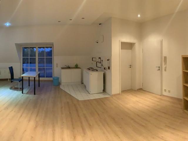 Helle 1,5 R Whg 49 m², Balkon und Abstellraum