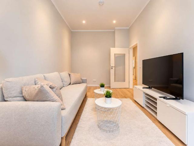 Helle 2 RW* neu ausgebaut & möbliert* EBK* Bad mit Dusche und Waschtrockner* TG Stellplatz*zentral