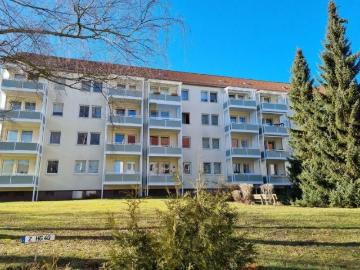 Helle 2 Raumwohnung mit Balkon an der Giebelseite