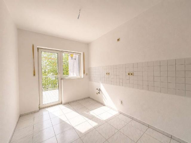 Helle 2 Raumwohnung mit großem Balkon in Paunsdorf!