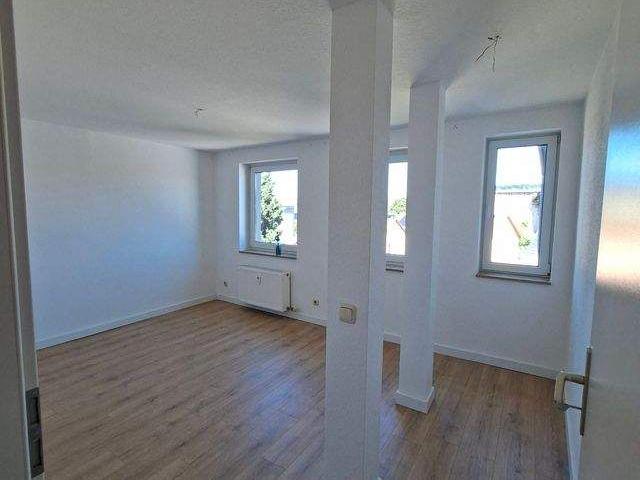 Helle 2 Raum Dachgeschosswohnung in Gera ab sofort zu vermieten