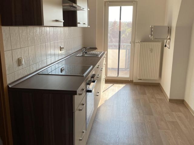 Helle 2 Raum Dachgeschosswohnung mit Einbauküche im Herzen von Altenburg