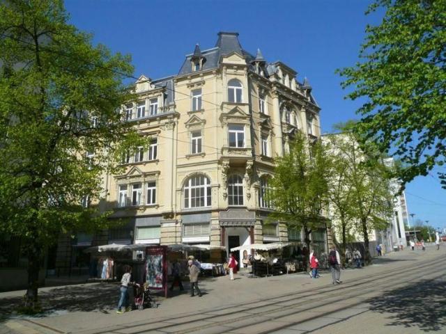 helle 2 Raum mit kleinem Balkon mitten im Zentrum