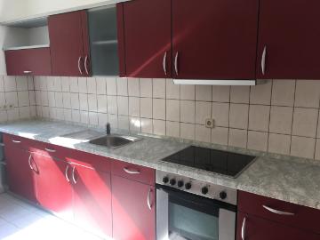 Helle 2 Raum Wohnung im Erdgeschoss mit Einbauküche
