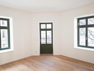Erstbezug nach Kernsanierung Helle 2 Raum Wohnung mit Balkon & Küche WE04