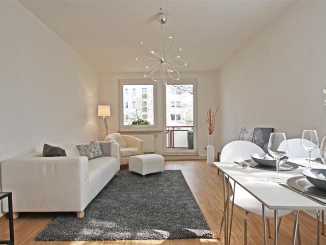 Helle 2 Raum Wohnung mit Sonnen Balkon wartet auf Sie. | Steinbeckstraße 35 | 07552 Gera | Wohngenossenschaft Neuer Weg eG