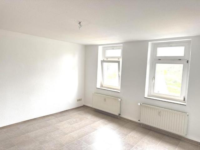 Helle 2 Raum Wohnung mit Stellplatz! Verfügbar ab 1.11.26!