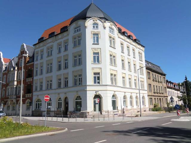 Helle 2 Raum Wohnung mit Wannenbad