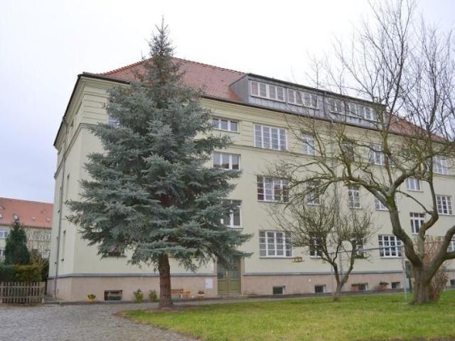 Helle 2 Zi Altbauwohnung Loggia & Garten