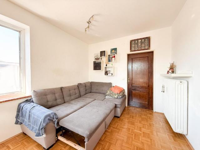 Helle 2 Zi. DG Wohnung in Maxglan