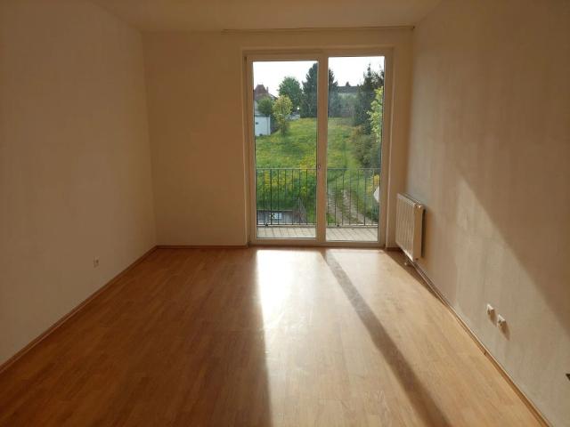 Helle 2 Zi DG Wohnung mit Balkon Lift & Garage in St. Peter in der Au – Miete €717,74!