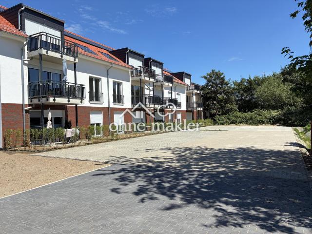 Helle 2 Zi. DG Wohnung Neubau mit EBK, WP, Fussbodenheizung, Aufzug, Balkon u. Stellplatz