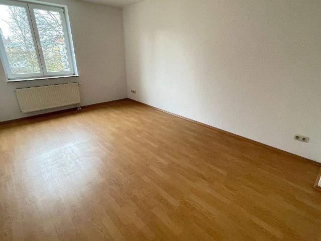 Helle 2 Zi. Whg. im 2. OG / NEUES Laminat neue Bilder folgen in KÃRZE / wg geeignet