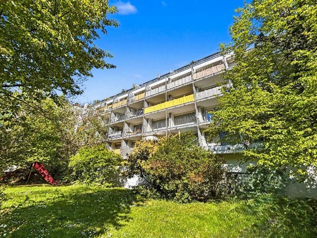 Helle 2 Zi. Wohnung Balkon TG Stellplatz EBK Laim