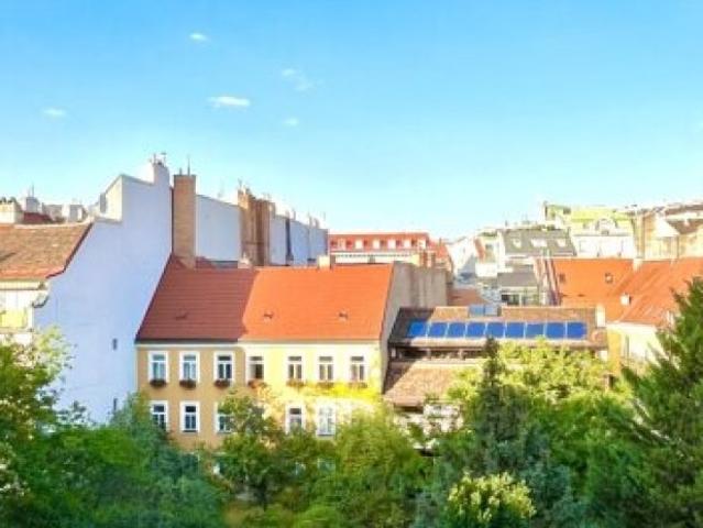 helle 2 Zi. Wohnung mit Balkon in zentraler Ruhelage