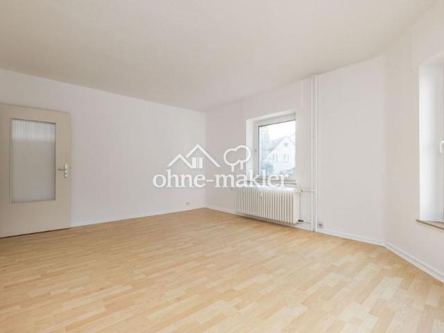 Helle 2 Zimmer Whg nähe Rathaus und THM EG, Küche Neu