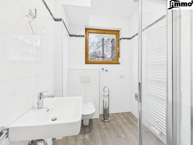 Helle 2 Zimmer Wohlfühloase mit Modernem Flair und Balkon