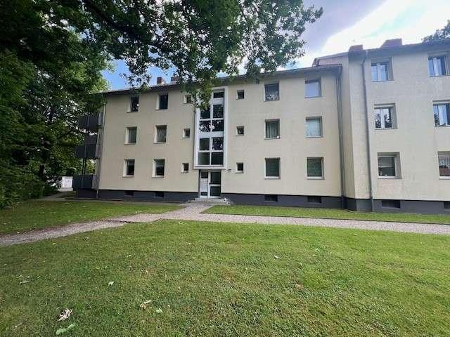 helle 2 Zimmer Wohnung m. EBK & Balkon in parknaher Lage