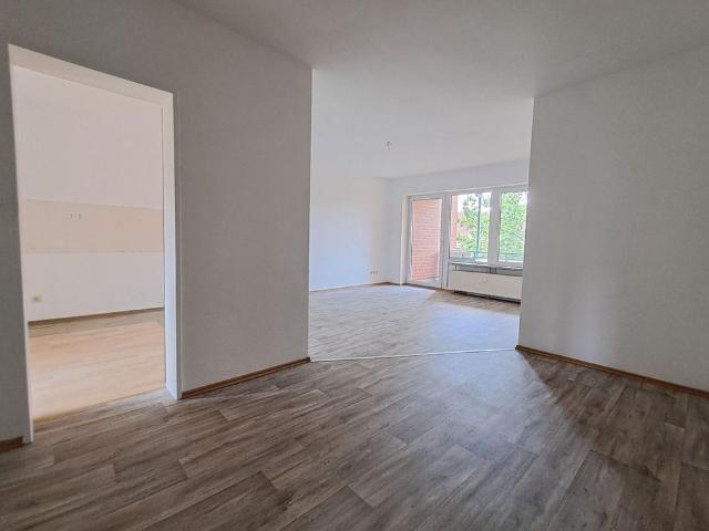 Helle 2 Zimmer Wohnung mit 2 Balkonen