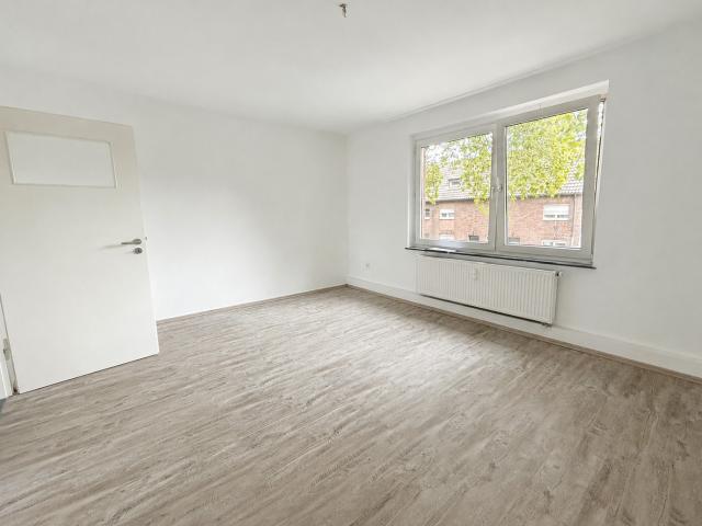 Helle 2 Zimmer Wohnung mit Tageslichtbad in ruhiger Lage von Oberhausen