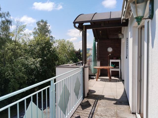 Helle 2 Zimmer Wohnung mit Terrasse | 70 m² Nutzfläche | Eigener Parkplatz