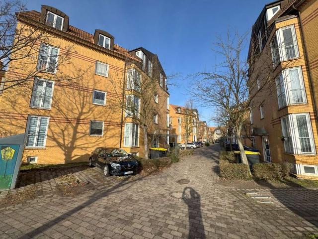 Helle 2 Zimmer Wohnung mit Terrasse und Stellplatz in Nauen