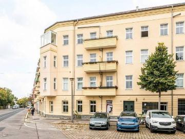 Helle 2 Zimmer Wohnung mit zwei Balkonen nahe Bhf Lichtenberg