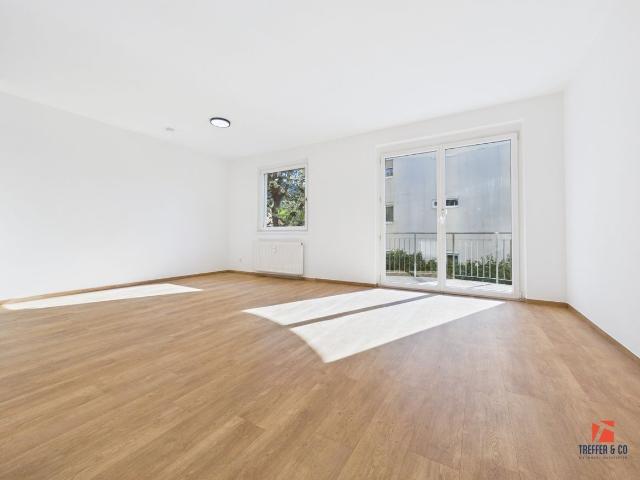 Helle 2 Zimmer Wohnung mit Balkon