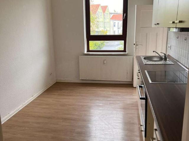 Helle 2 Zimmer Wohnung mit Balkon