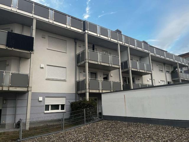 Helle 2 Zimmer Wohnung mit Balkon, Einbauküche & Tiefgarage in Ingolstadt