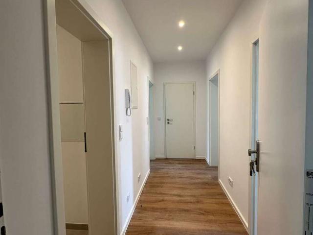 Helle 2 Zimmer Wohnung mit Balkon – Erstbezug nach Sanierung
