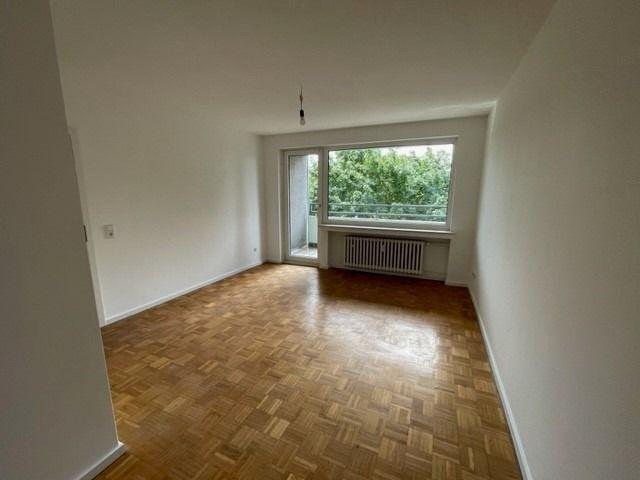 Helle 2 Zimmer Wohnung mit Balkon im 2. OG in Köln provisionsfrei