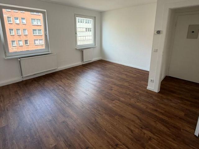 Helle 2 Zimmer Wohnung mit Balkon in Düsseldorf Münsterstraße