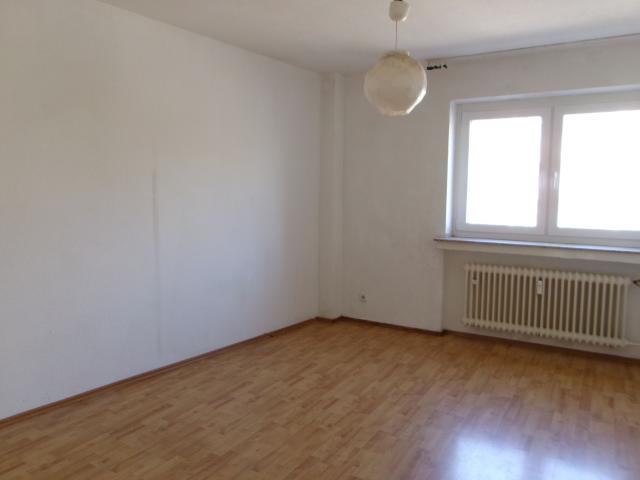 Hochwertige 2 Zimmer Wohnung mit Balkon im 3. Obergeschoss in Mülheim an der Ruhr, Leineweberstraße