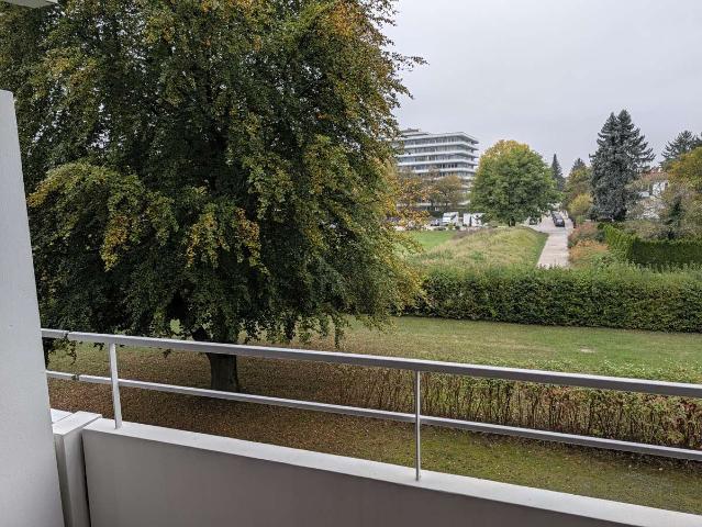 Helle 2 Zimmer Wohnung mit Balkon in München Bogenhausen