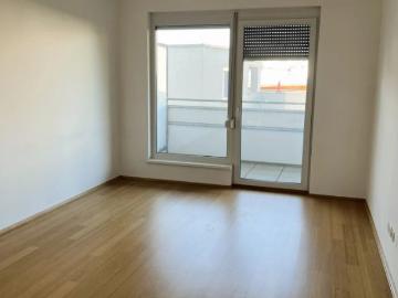 Helle 2 Zimmer Wohnung mit Balkon in St. Peter