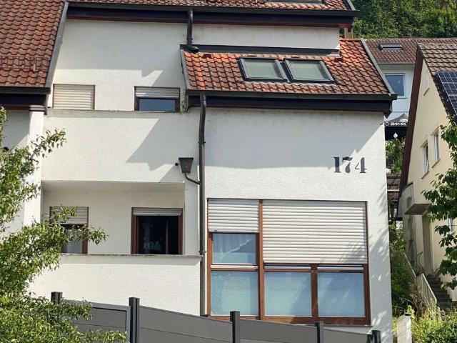 Helle 2 Zimmer Wohnung mit Balkon in verkehrsgünstiger Lage