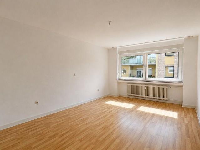 HELLE 2 ZIMMER WOHNUNG MIT BALKON IN ZENTRALER KREFELDER LAGE ZU MIETEN!