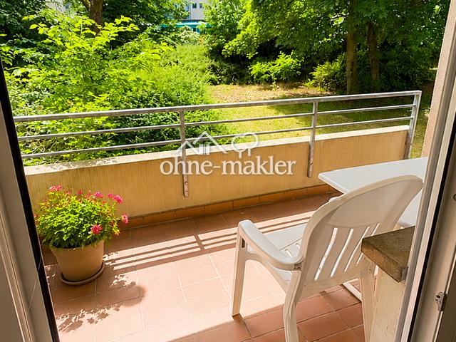 Helle 2 Zimmer Wohnung mit Balkon ins Grüne in Oberursel