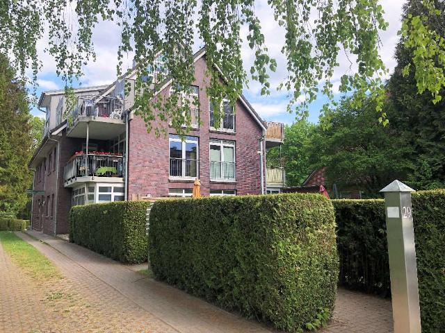 Helle 2 Zimmer Wohnung mit Balkon & neuem Vinylboden in Farmsen Berne