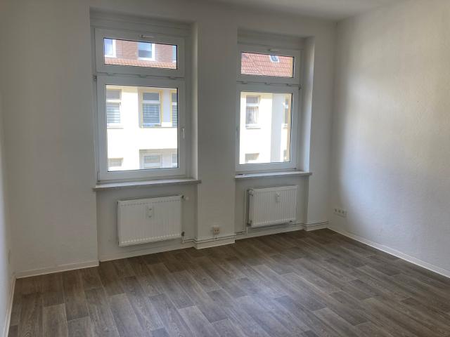 Helle 2 Zimmer Wohnung mit Balkon sucht Sie!