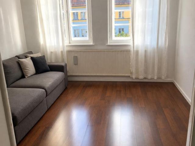 Helle 2 Zimmer Wohnung mit Balkon & Wohnküche – Untermiete ab 01