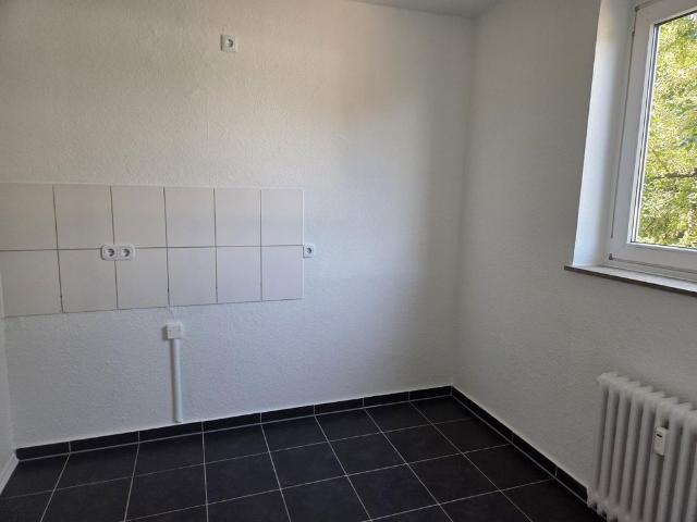 Helle 2 Zimmer Wohnung mit Balkon top Aufteilung