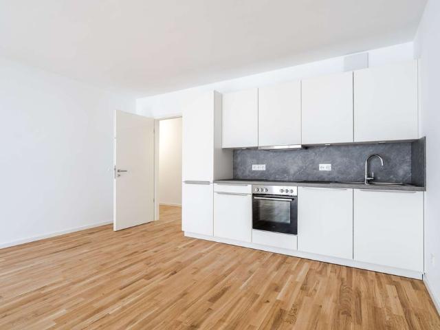 Helle 2 Zimmer Wohnung mit Balkon und offenem Grundriss