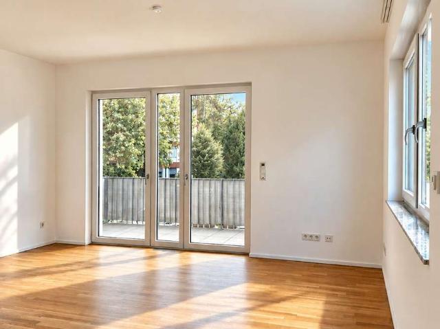 Helle 2 Zimmer Wohnung mit Balkon und optionalem Tiefgaragenstellplatz in Köln Bayenthal