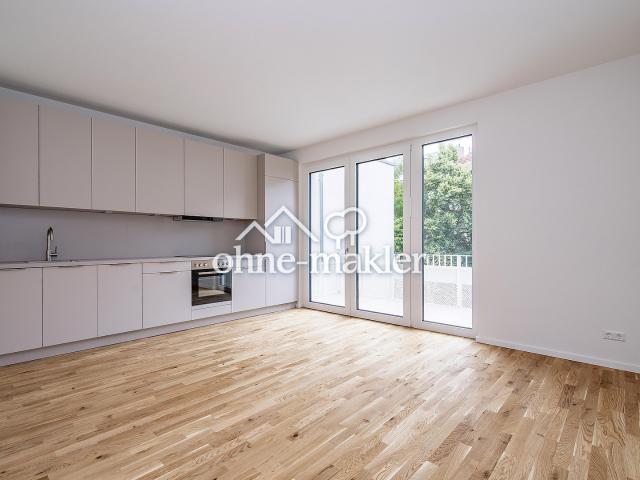 Helle 2 Zimmer Wohnung mit Balkon und Einbauküche